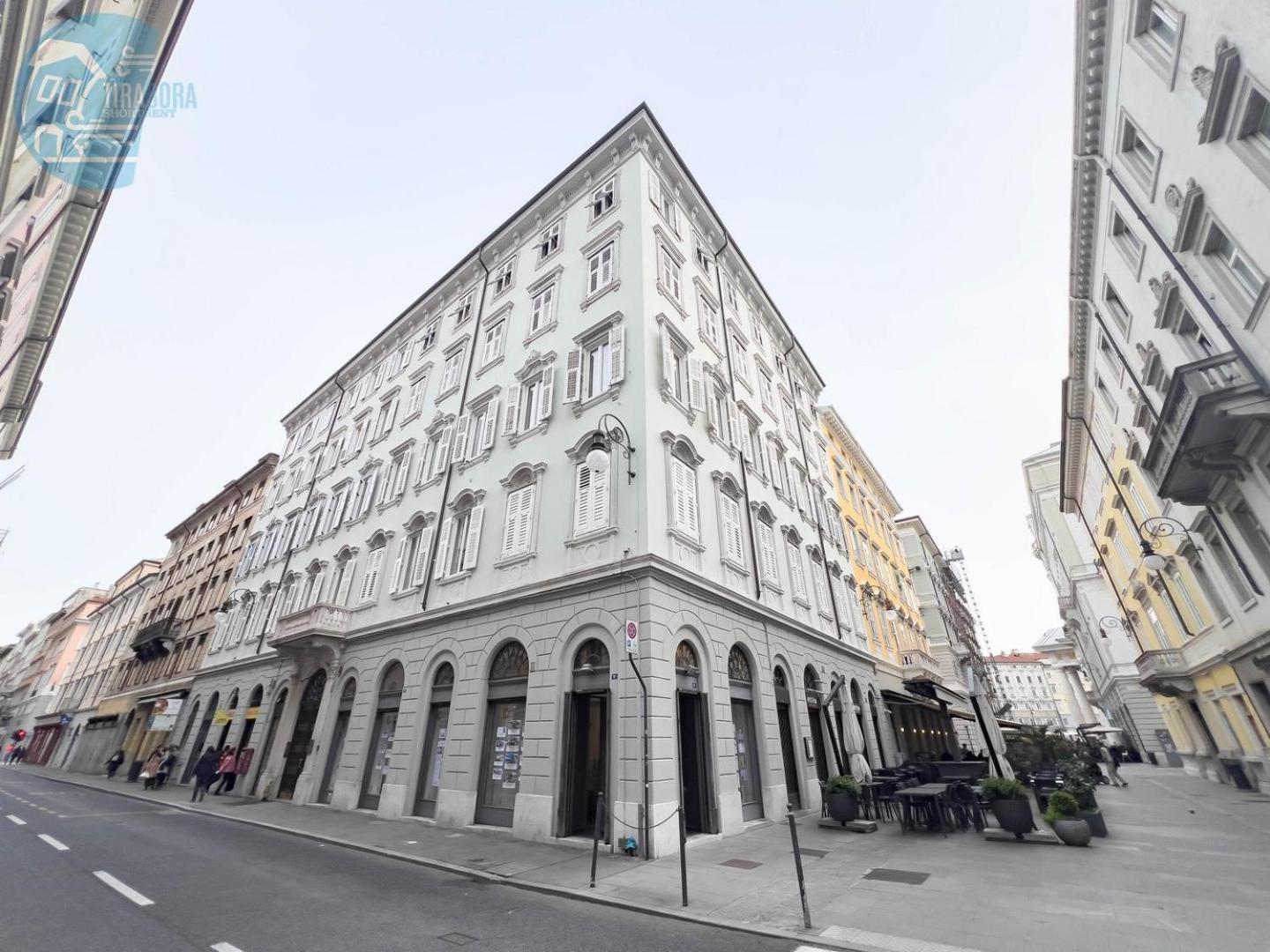 Mazzini 9 Tirabora Short Rent Apartment Trieste Exterior photo