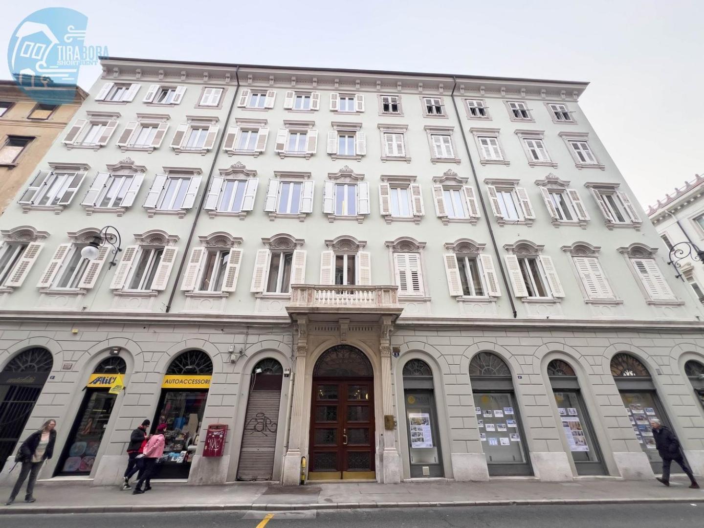 Mazzini 9 Tirabora Short Rent Apartment Trieste Exterior photo